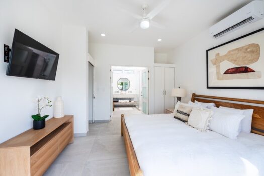 The Enclave: Ultra-Modern 5 Bedroom Villa Located Minutes From the Beach!