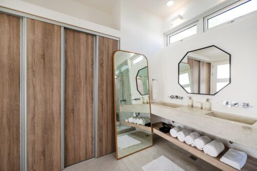The Enclave: Ultra-Modern 5 Bedroom Villa Located Minutes From the Beach!