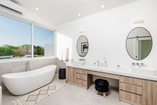 The Enclave: Ultra-Modern 5 Bedroom Villa Located Minutes From the Beach!