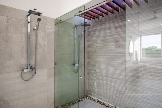 The Enclave: Ultra-Modern 5 Bedroom Villa Located Minutes From the Beach!