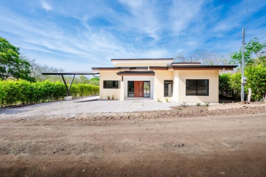 2 BED HOME IN PLAYA POTRERO WITH GARDEN VIEW