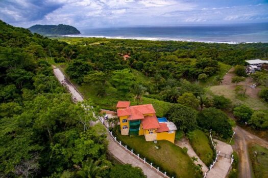 OCEAN VIEW HOUSE IN CAMARONAL – AMAZING DEAL