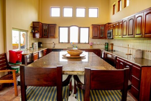 OCEAN VIEW HOUSE IN CAMARONAL – AMAZING DEAL