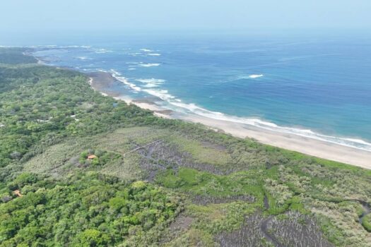 COMMERCIAL LOT IN PLAYA AVELLANAS – GREAT DEAL!!