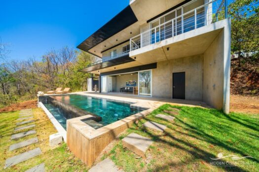 Home with Full Solar Energy System – GREAT LOCATION IN SAN JUANILLO