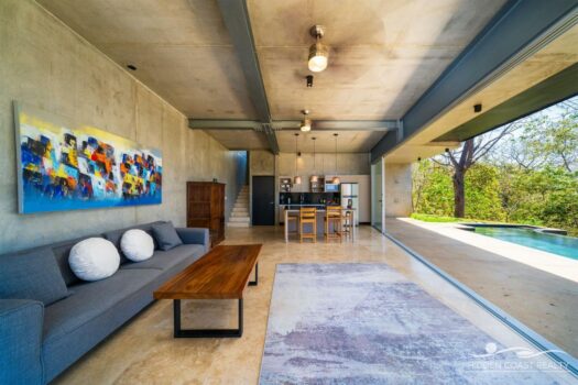 Home with Full Solar Energy System – GREAT LOCATION IN SAN JUANILLO