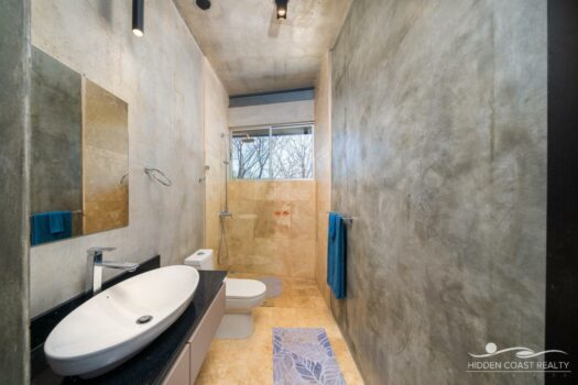 Home with Full Solar Energy System – GREAT LOCATION IN SAN JUANILLO