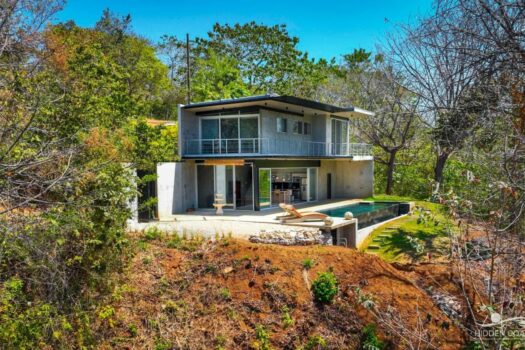 Home with Full Solar Energy System – GREAT LOCATION IN SAN JUANILLO