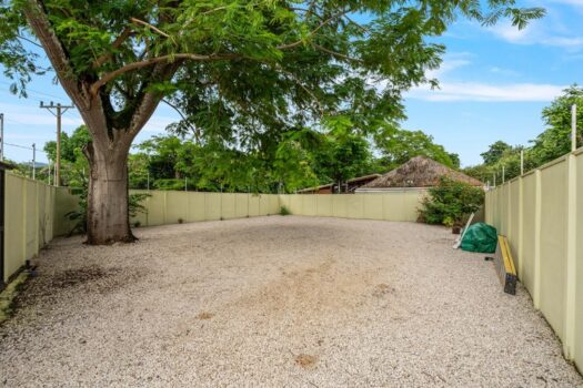 Casa Gemelas: Charming Surfside Property with Two Homes and Garden Views