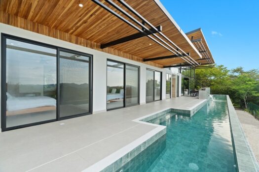 Luxury Home in Gated Community – Valley Views!!