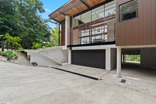 Luxury Home in Gated Community – Valley Views!!