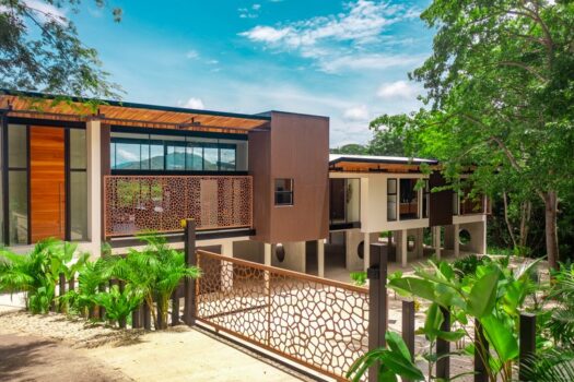 Luxury Home in Gated Community – Valley Views!!