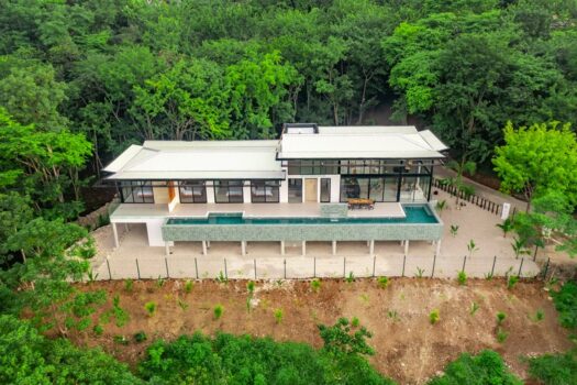 Luxury Home in Gated Community – Valley Views!!