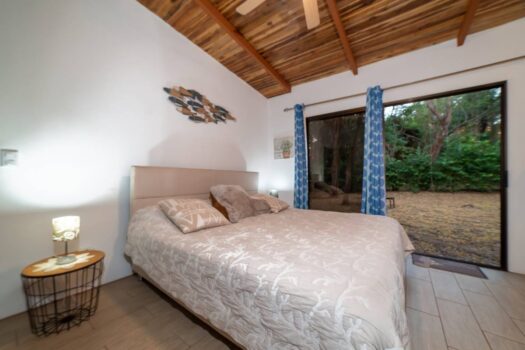 AMAZING HOME IN CATALINA COVE – GENERATING INCOME – INVESTMENT