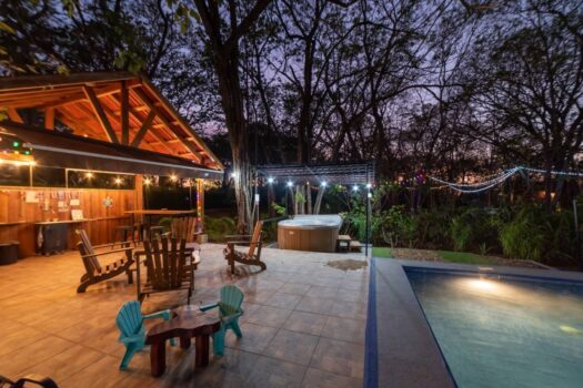 AMAZING HOME IN CATALINA COVE – GENERATING INCOME – INVESTMENT