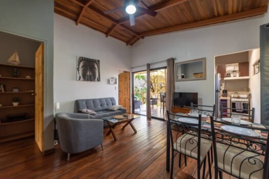 AMAZING HOME IN CATALINA COVE – GENERATING INCOME – INVESTMENT