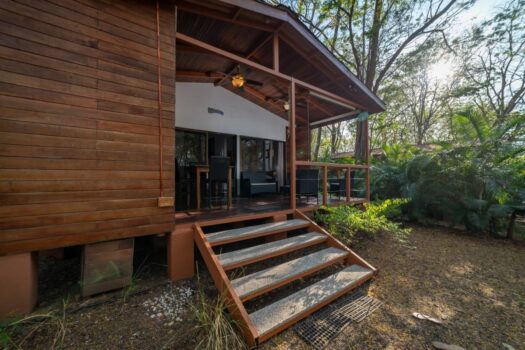 AMAZING HOME IN CATALINA COVE – GENERATING INCOME – INVESTMENT