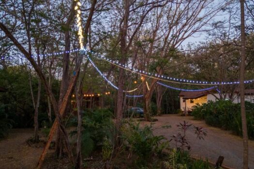 AMAZING HOME IN CATALINA COVE – GENERATING INCOME – INVESTMENT