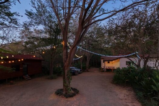 AMAZING HOME IN CATALINA COVE – GENERATING INCOME – INVESTMENT