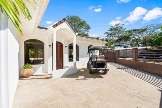 Casa Miel: Stunning 2-Bedroom Home Steps from Playa Potrero’s Beaches & Dining.