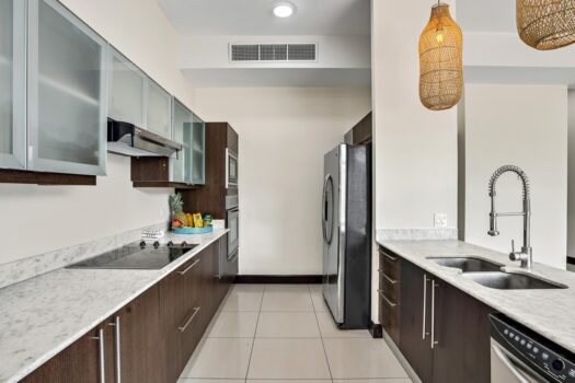 Charming and Modern Condo in Heart of Tamarindo