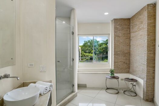 Charming and Modern Condo in Heart of Tamarindo
