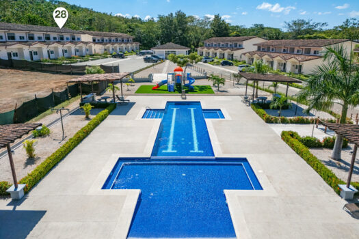 New 3 Bedroom Townhouse 8 minutes from Tamarindo Beach