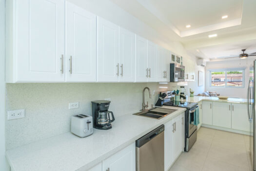 New 3 Bedroom Townhouse 8 minutes from Tamarindo Beach