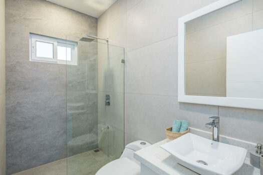 New 3 Bedroom Townhouse 8 minutes from Tamarindo Beach