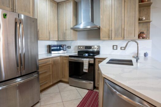 Peninsula Penthouse Suite #66 – Newly Remodeled, Ocean-View Penthouse at Playa Langosta