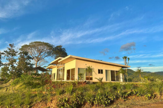 A Nature Lover’s Dream of Off Grid Living