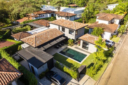 Casa Bambú | 4-Bedroom Designer Home in Gated Community minutes to Tamarindo