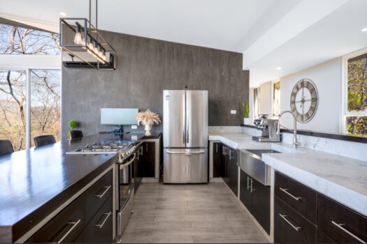 THE TREE HOUSE – 2BED HOME FOR SALE – A MODERN HOME POWERED BY THE SUN.