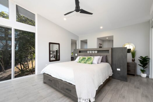 THE TREE HOUSE – 2BED HOME FOR SALE – A MODERN HOME POWERED BY THE SUN.