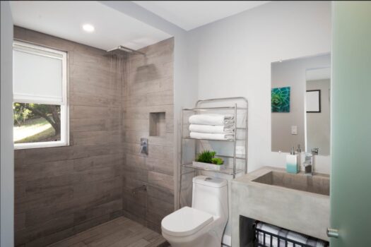 THE TREE HOUSE – 2BED HOME FOR SALE – A MODERN HOME POWERED BY THE SUN.