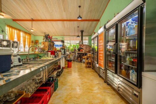 Turn-Key Restaurant for Sale in Flamingo – Prime Location!