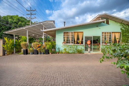 Turn-Key Restaurant for Sale in Flamingo – Prime Location!