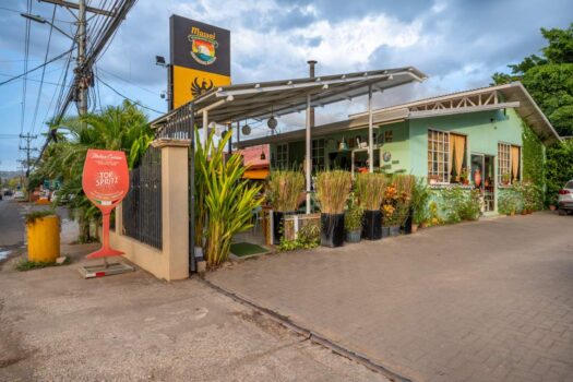 Turn-Key Restaurant for Sale in Flamingo – Prime Location!