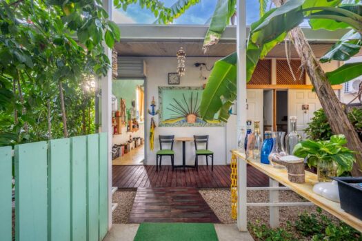 Turn-Key Restaurant for Sale in Flamingo – Prime Location!