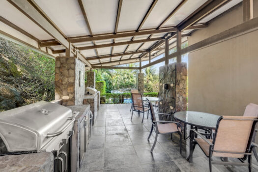 PRICE CORRECTION! La Perla 111 – Bright and Modern Tamarindo Beach Condo