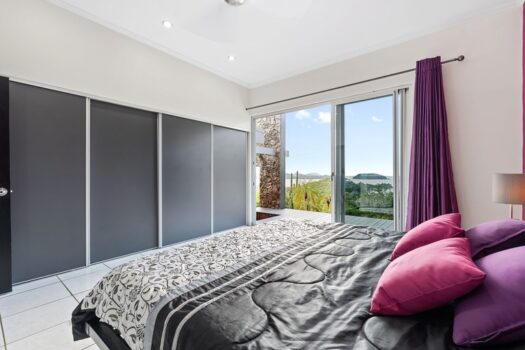 Prieta Sunsets: Amazing Ocean Views + Guest House + Room to Expand!