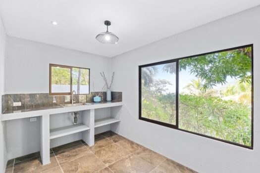 Prieta Sunsets: Amazing Ocean Views + Guest House + Room to Expand!