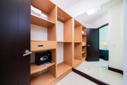 Spacious Condo for Sale in Tamarindo – Walk to the Beach | Pacific Park #402