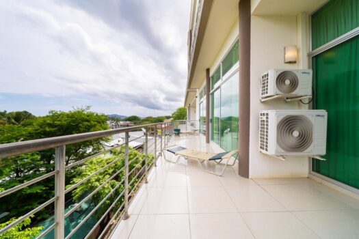 Spacious Condo for Sale in Tamarindo – Walk to the Beach | Pacific Park #402
