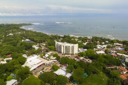 Spacious Condo for Sale in Tamarindo – Walk to the Beach | Pacific Park #402