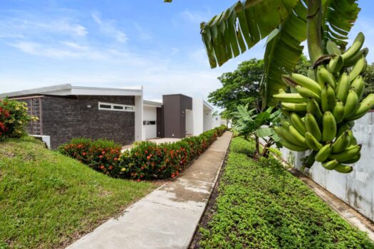 Enclave B5 | Modern 3-Bedroom Villa in Gated Community Near Avellanas Beach