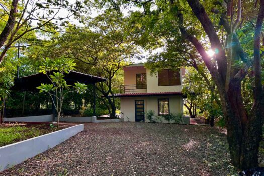 4-Bedroom Home Just Minutes from Playa Avellanas