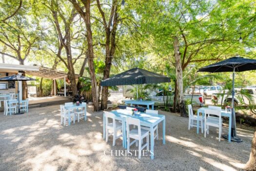 Beachfront Restaurant in Tamarindo, El Chiringuito