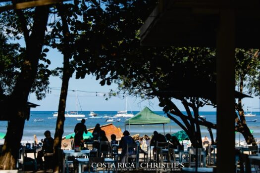 Beachfront Restaurant in Tamarindo, El Chiringuito