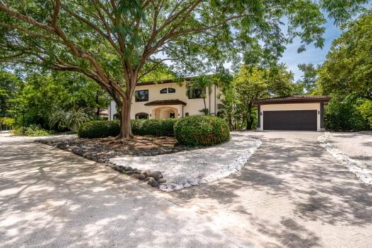 Reserva de Golf 71 Stunning Two-Level Luxury Home in Hacienda Pinilla